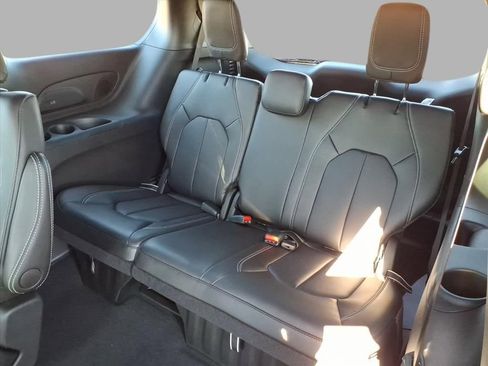 New 2026 Chrysler Pacifica Select image 25
