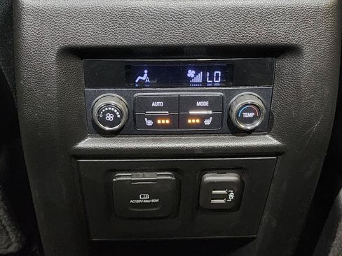 Used 2020 Chevrolet Traverse Premier w/ Redline Edition AWD/4WD image 27