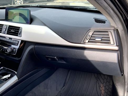 Used 2018 BMW 320i Sedan image 17