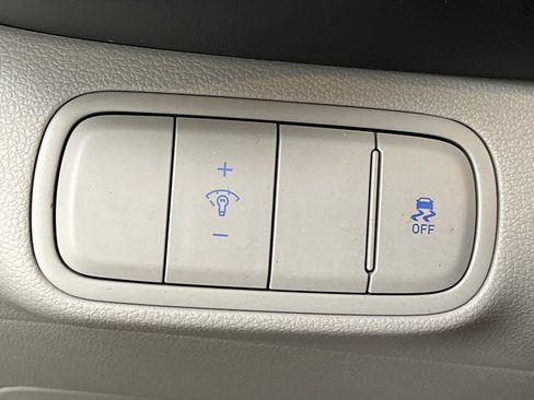 Used 2025 Hyundai Venue SEL FWD image 46