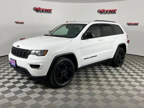 Used 2018 Jeep Grand Cherokee Laredo AWD/4WD image 5