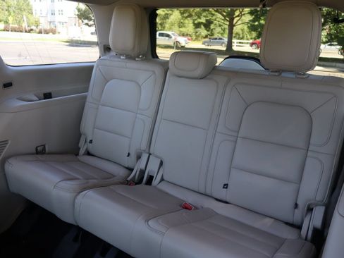 Used 2018 Lincoln Navigator Reserve w/ Technology Package AWD/4WD image 21