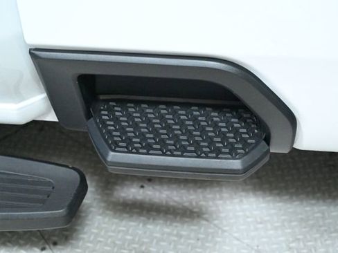 Used 2025 Chevrolet Silverado 2500 LT w/ Convenience Package image 20