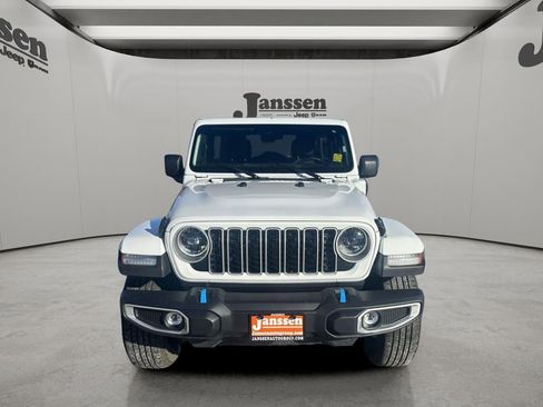 Used 2024 Jeep Wrangler Sahara image 7