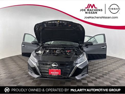 Used 2025 Nissan Altima 2.5 SV image 11