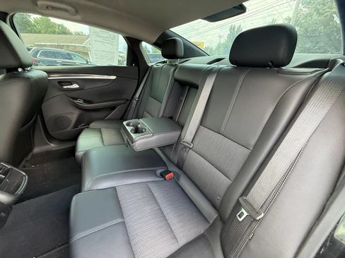 Used 2019 Chevrolet Impala LT FWD image 12
