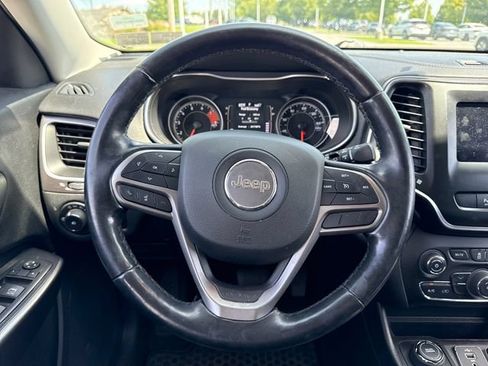 Used 2020 Jeep Cherokee Latitude Plus w/ Cold Weather Group AWD/4WD image 17