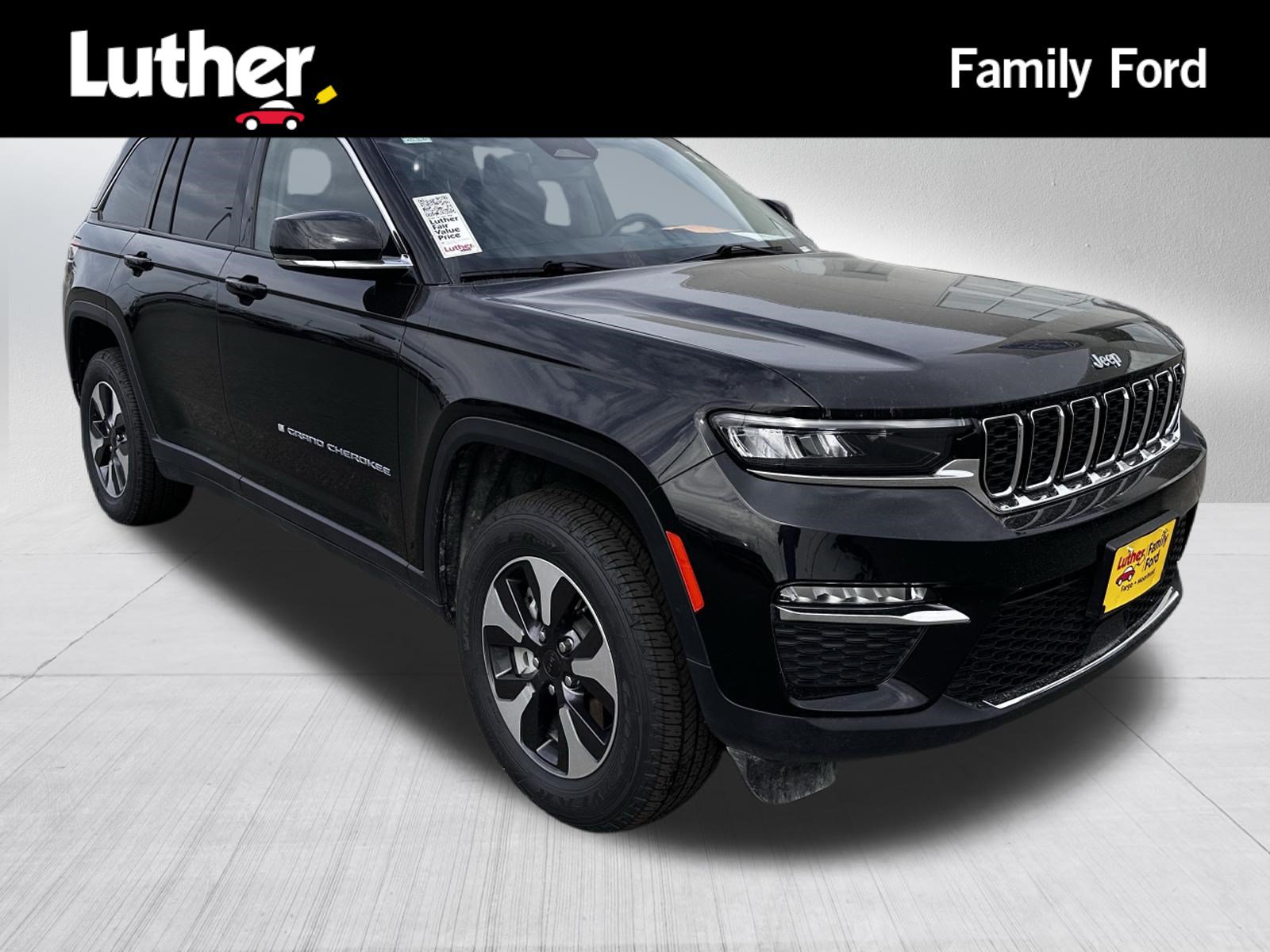 Used 2024 Jeep Grand Cherokee Limited 4xe AWD/4WD image 1