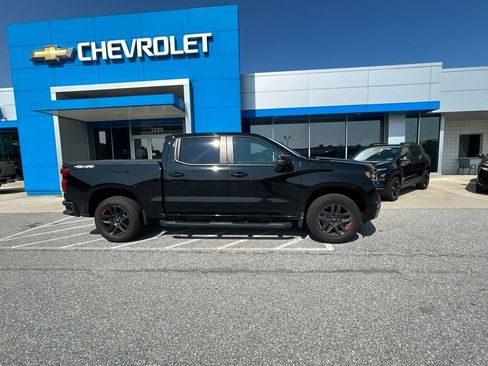 Used 2024 Chevrolet Silverado 1500 RST w/ Redline Edition AWD/4WD image 3