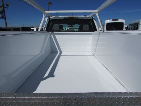 Used 2022 Ford F250 XL w/ Power Equipment Group RWD image 10