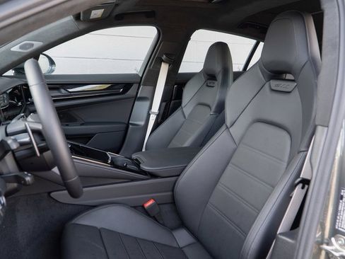 Certified 2025 Porsche Panamera GTS image 5