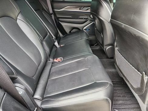 Used 2022 Jeep Grand Cherokee Overland w/ Advanced Protech Group III AWD/4WD image 31