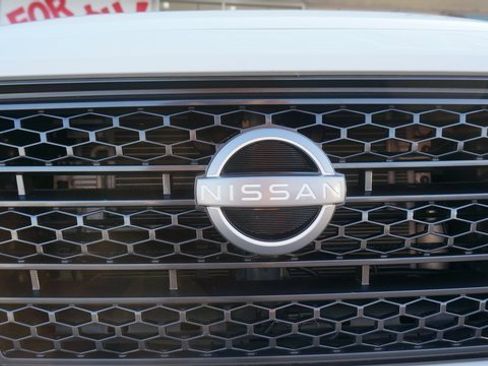 Used 2024 Nissan Titan SV w/ SV Convenience Package image 63