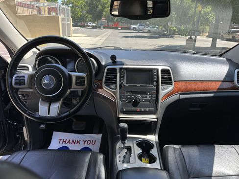 Used 2013 Jeep Grand Cherokee Limited image 10