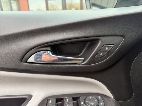 Used 2018 Chevrolet Equinox LT w/ Sun & Infotainment Package image 32