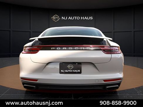 Used 2020 Porsche Panamera RWD image 11