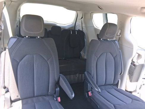 Used 2023 Chrysler Voyager LX FWD image 18