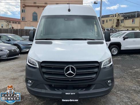 Used 2024 Mercedes-Benz Sprinter 2500 image 2