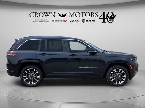 Used 2023 Jeep Grand Cherokee Overland w/ Advanced Protech Group III AWD/4WD image 4
