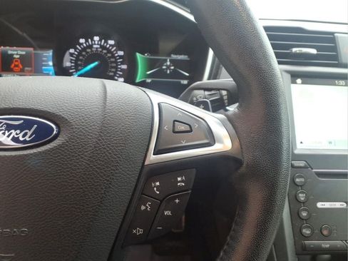 Used 2017 Ford Fusion Titanium FWD image 29