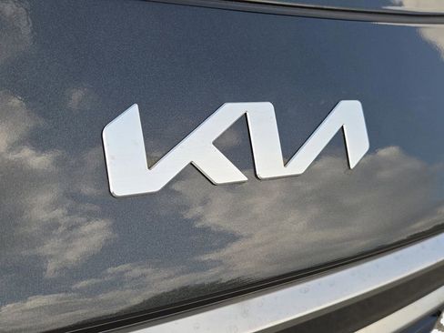 New 2025 Kia Niro EX Touring image 4