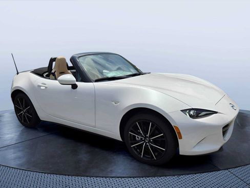 New 2026 MAZDA MX-5 Miata Grand Touring RWD image 1