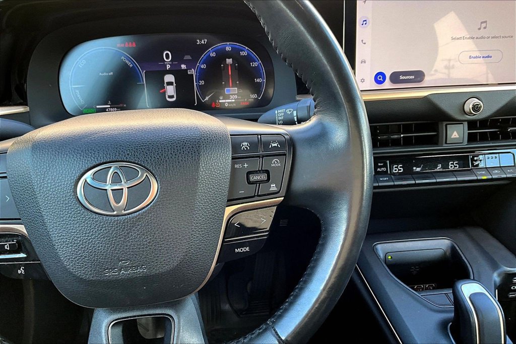 Used 2023 Toyota Crown AWD/4WD image 12