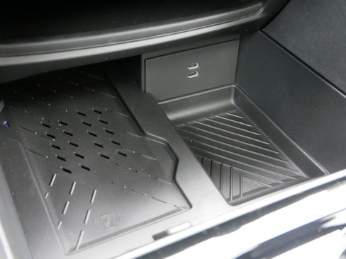 New 2026 Chrysler Pacifica Limited w/ S Appearance Package image 16