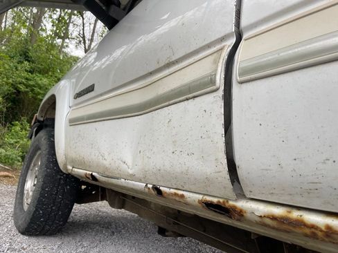Used 2003 Chevrolet Silverado 2500 LS image 46