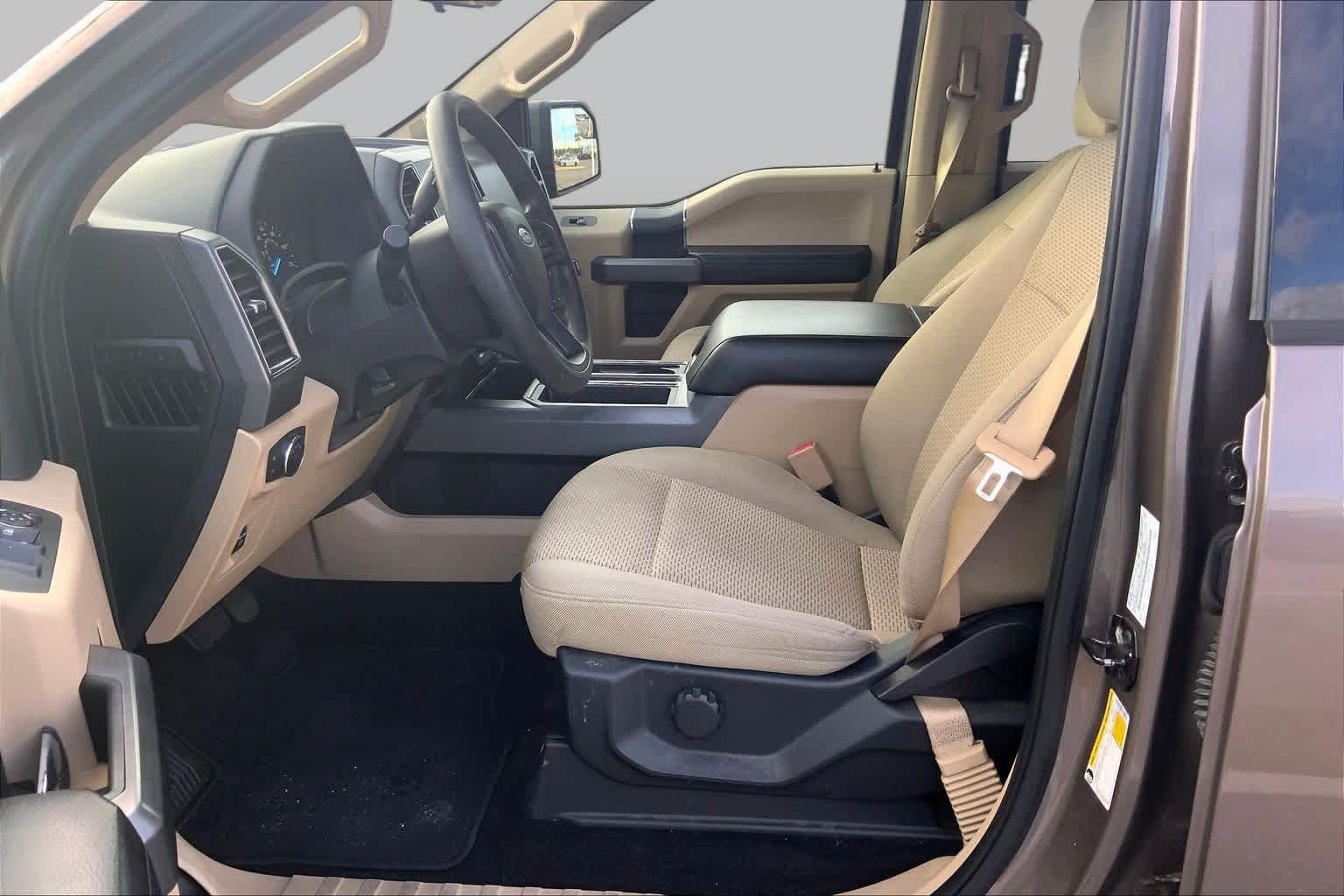 Used 2019 Ford F150 XLT w/ Trailer Tow Package RWD image 8