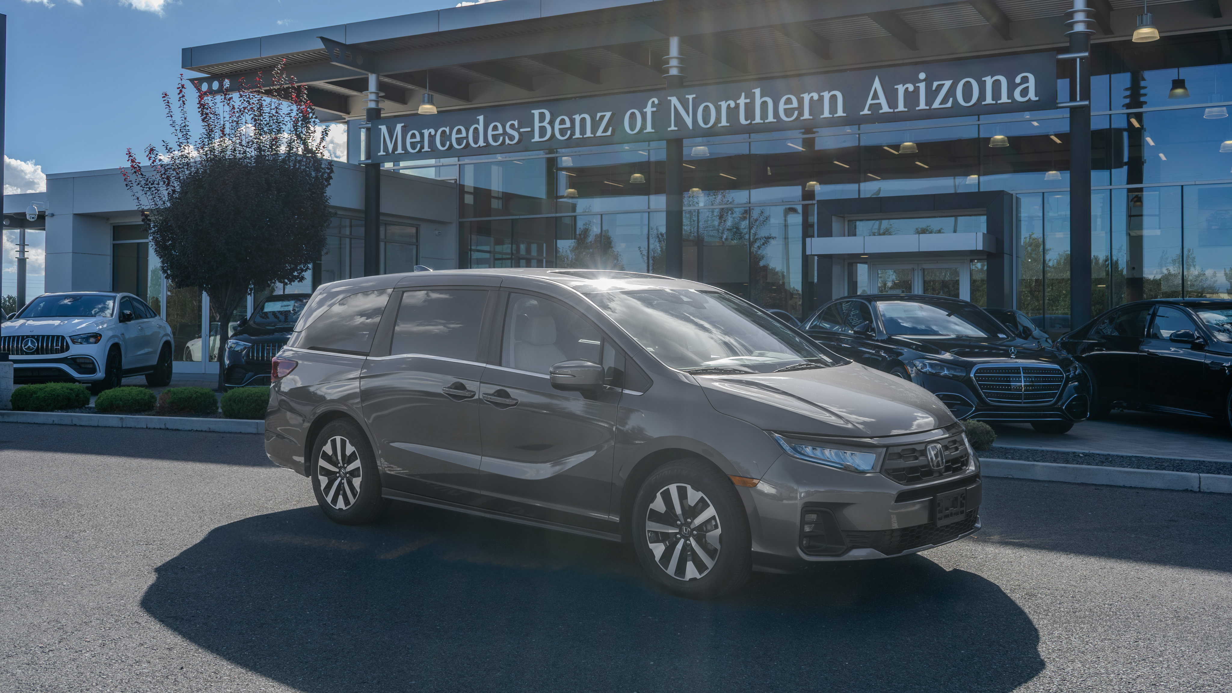 Used 2025 Honda Odyssey EX-L image 1
