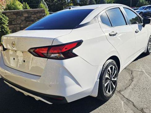 Used 2020 Nissan Versa S FWD image 5