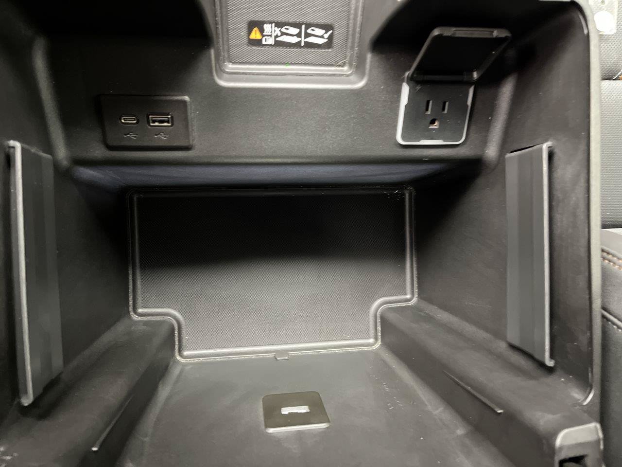 Certified 2025 GMC Sierra 1500 AT4 w/ Technology Package AWD/4WD image 29