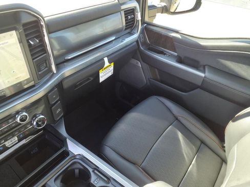 New 2025 Ford F250 Lariat w/ Chrome Package image 17