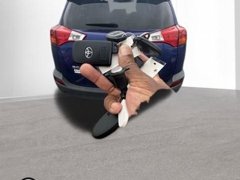 Used 2015 Toyota RAV4 Limited w/ Technology Package AWD/4WD image 3