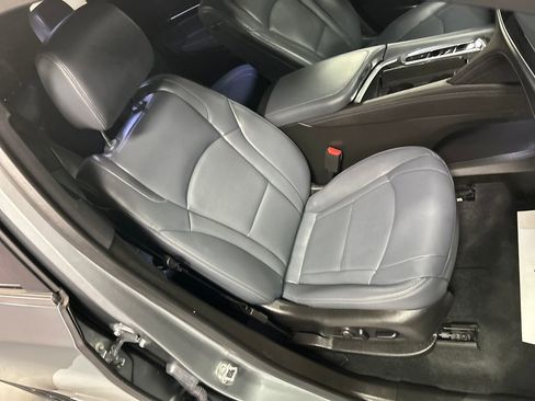 Used 2024 Buick Enclave Essence image 26