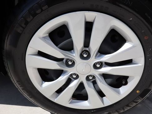 Used 2022 Kia Soul LX FWD image 41