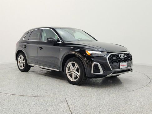 Used 2023 Audi Q5 e Premium Plus w/ Premium Plus Package AWD/4WD image 3