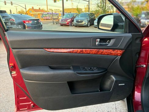 Used 2012 Subaru Outback 2.5i Limited w/ Moonroof Pkg image 12