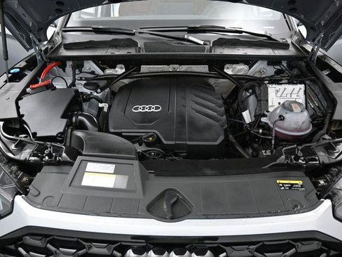 Used 2024 Audi Q5 2.0T Prestige w/ Prestige Package AWD/4WD image 40