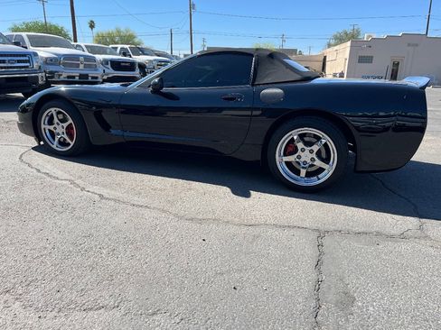 Used 2002 Chevrolet Corvette Convertible w/ Preferred Equipment Group2 RWD image 8
