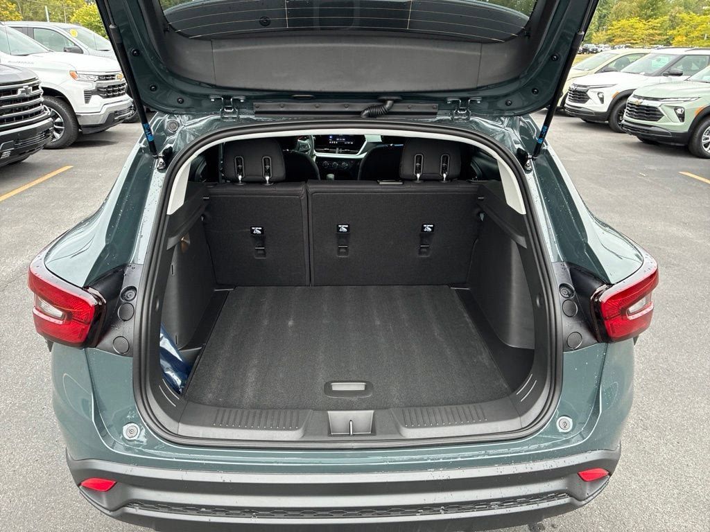New 2026 Chevrolet Trax LS FWD image 24