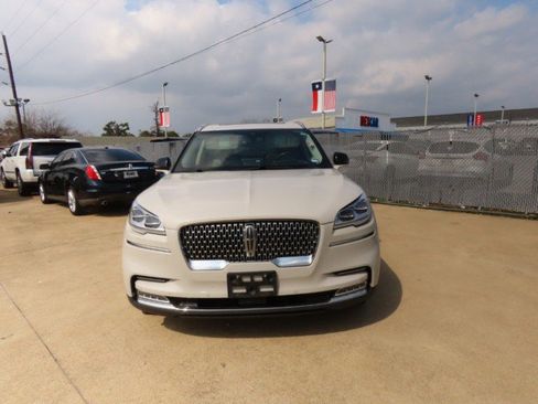 Used 2021 Lincoln Aviator Reserve w/ Equipment Group 202A image 4