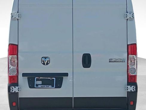 Used 2024 RAM ProMaster 2500 w/ Convenience Group FWD image 5