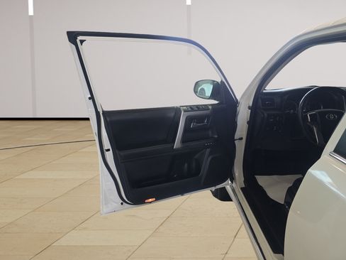 Used 2023 Toyota 4Runner Limited AWD/4WD image 10