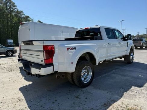 Used 2022 Ford F450 Platinum w/ FX4 Off-Road Package image 3