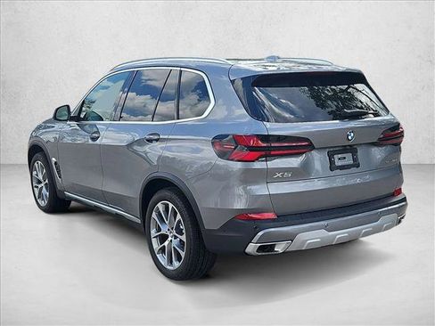 Used 2026 BMW X5 sDrive40i image 8
