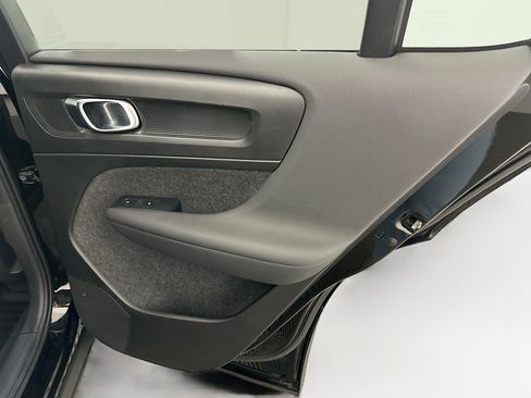 Used 2023 Volvo C40 P8 Recharge Ultimate w/ Protection Package Premier image 33