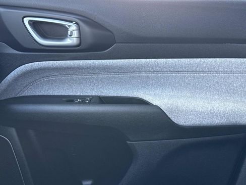 Used 2023 Jeep Compass Latitude image 23