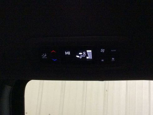 New 2025 Chrysler Voyager LX image 34